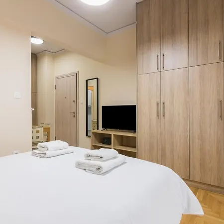 And Cozy 1 Bedroom Apartment Athens
