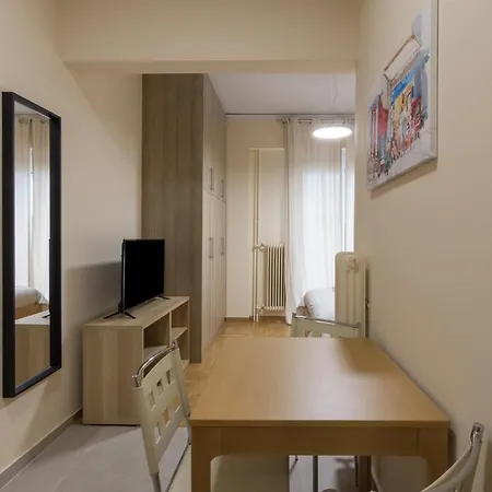 And Cozy 1 Bedroom Apartment Athens
